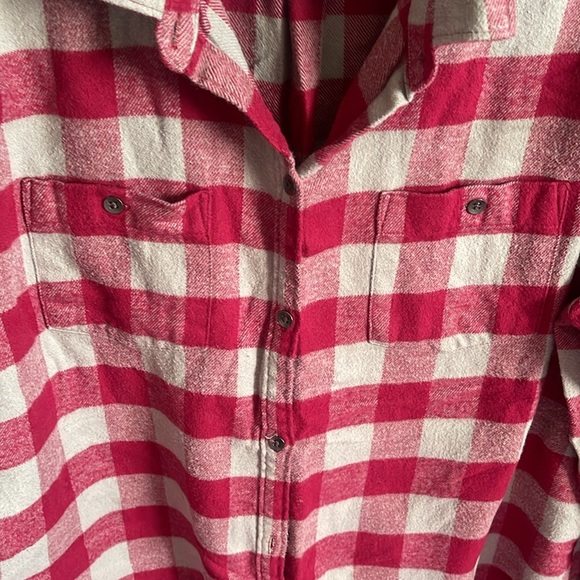WOOLRICH PINK/GRAY CHECKERED BUTTON DOWN - Picture 4 of 7